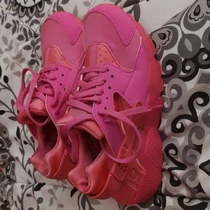 Nike youth size 4 huraches